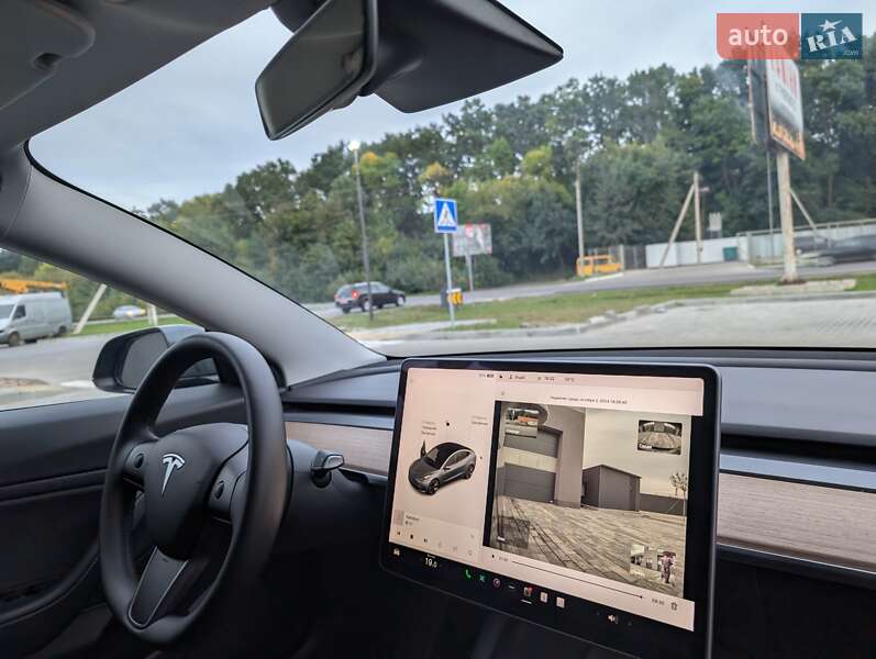 Седан Tesla Model 3 2020 в Луцьку