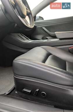 Седан Tesla Model 3 2020 в Луцьку