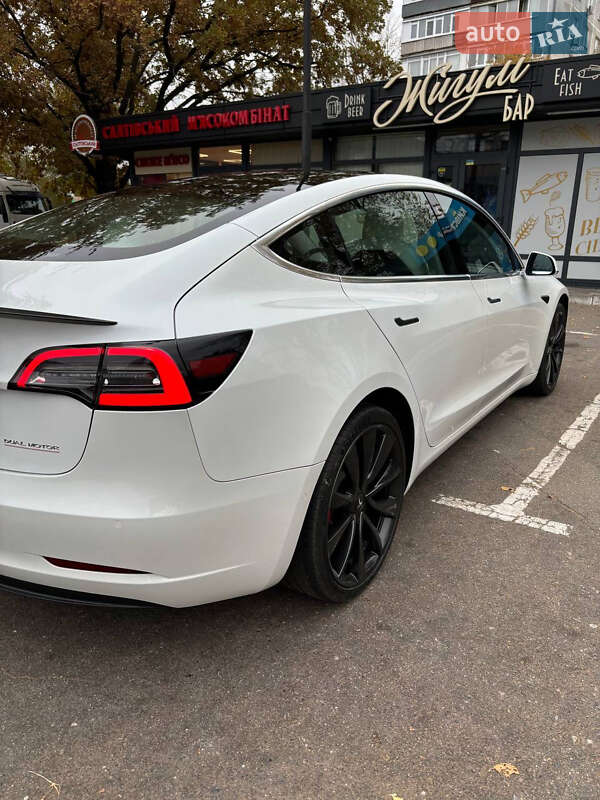 Седан Tesla Model 3 2019 в Запоріжжі