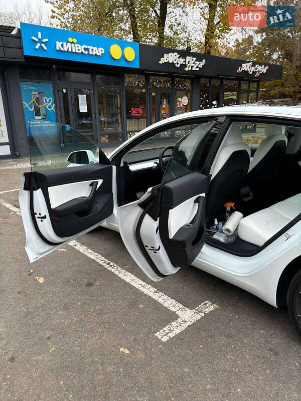 Седан Tesla Model 3 2019 в Запоріжжі