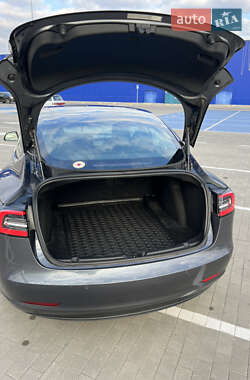 Седан Tesla Model 3 2018 в 