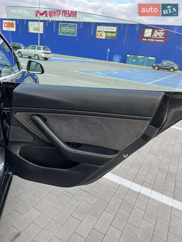 Седан Tesla Model 3 2018 в Виннице