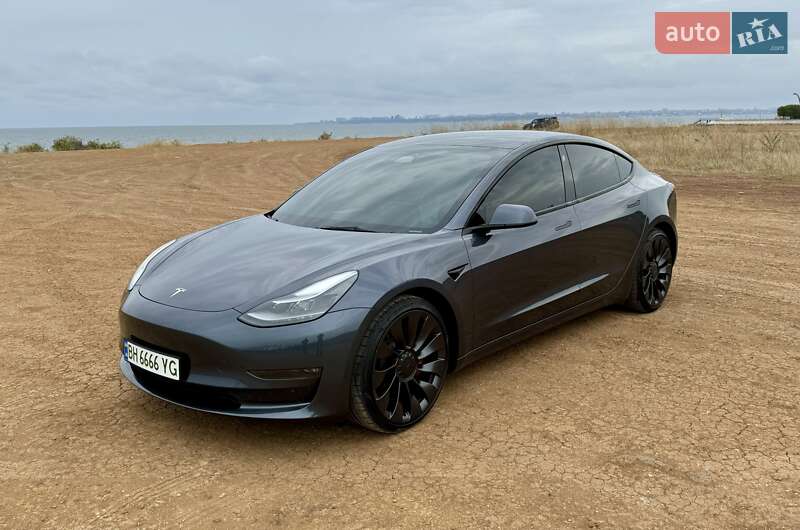 Седан Tesla Model 3 2023 в Одесі