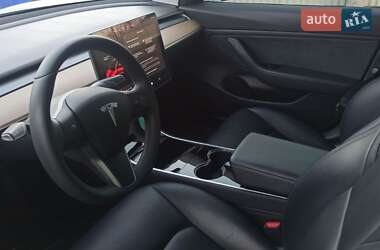 Седан Tesla Model 3 2019 в Львові