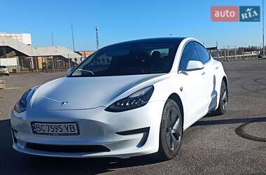 Седан Tesla Model 3 2019 в Львові