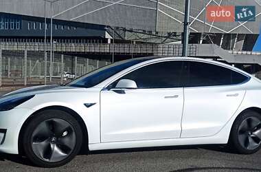 Седан Tesla Model 3 2019 в Львове