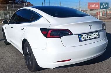 Седан Tesla Model 3 2019 в Львові