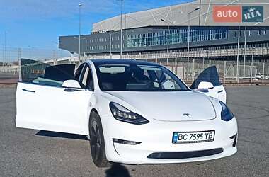 Седан Tesla Model 3 2019 в Львові