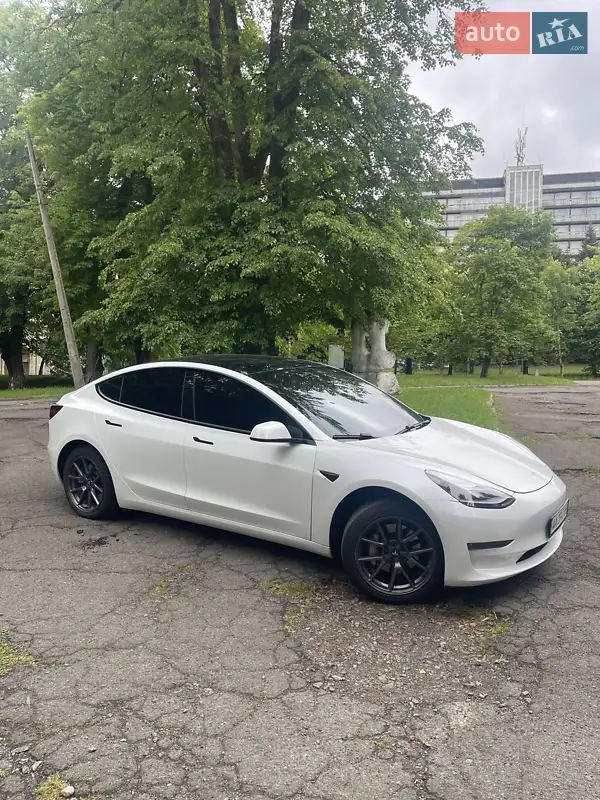 Tesla Model 3 2021
