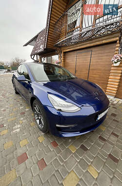 Седан Tesla Model 3 2020 в Харкові