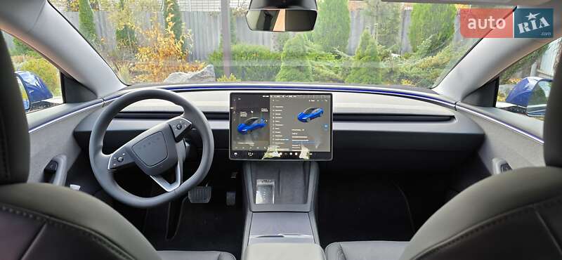 Седан Tesla Model 3 2023 в Днепре