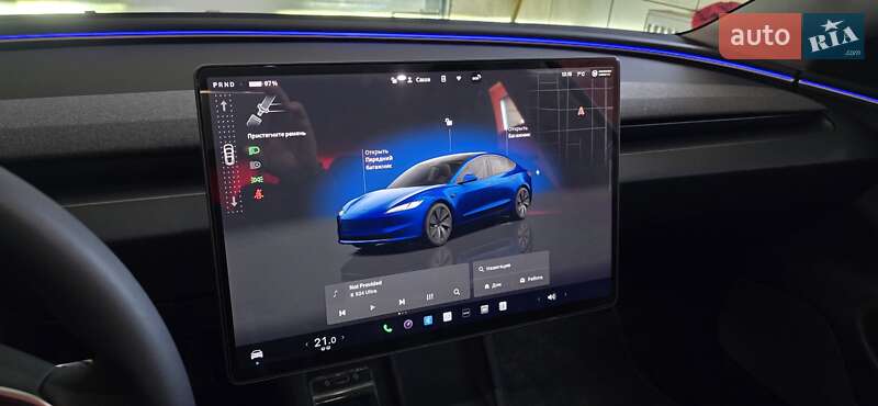 Седан Tesla Model 3 2023 в Днепре