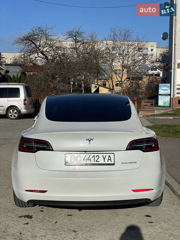 Седан Tesla Model 3 2020 в Самборе