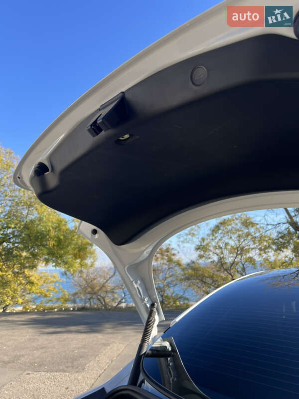 Седан Tesla Model 3 2022 в Одессе