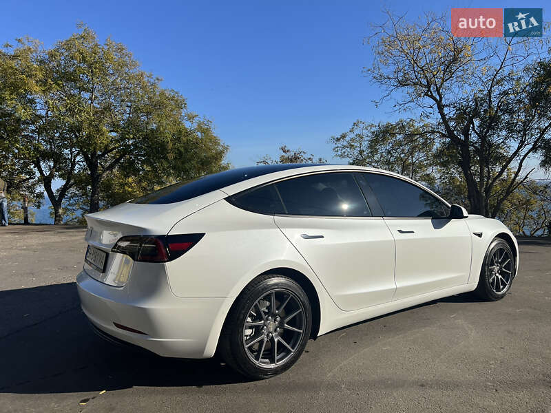 Седан Tesla Model 3 2022 в Одессе