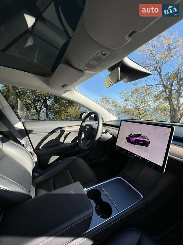 Седан Tesla Model 3 2022 в Одессе