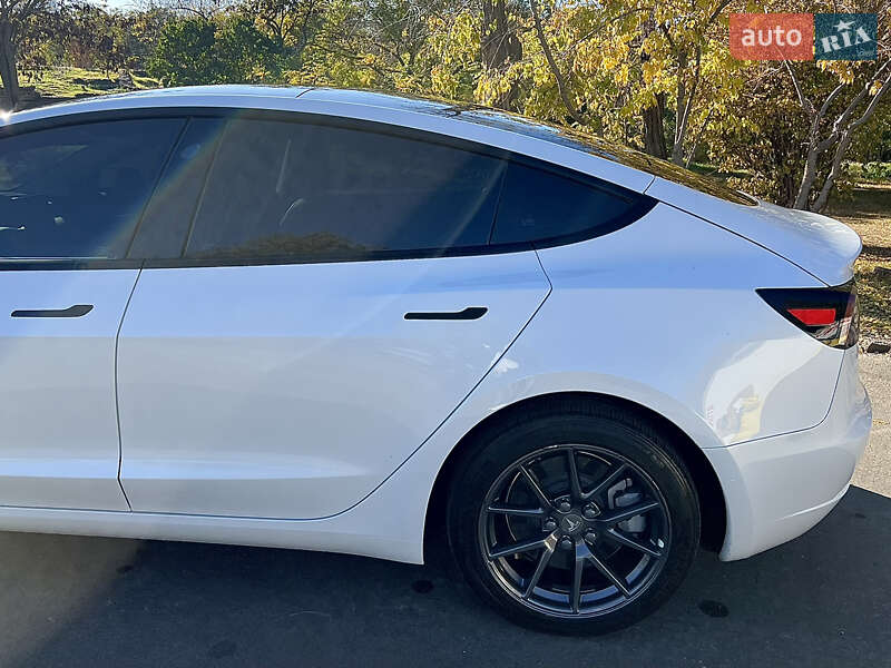 Седан Tesla Model 3 2022 в Одессе