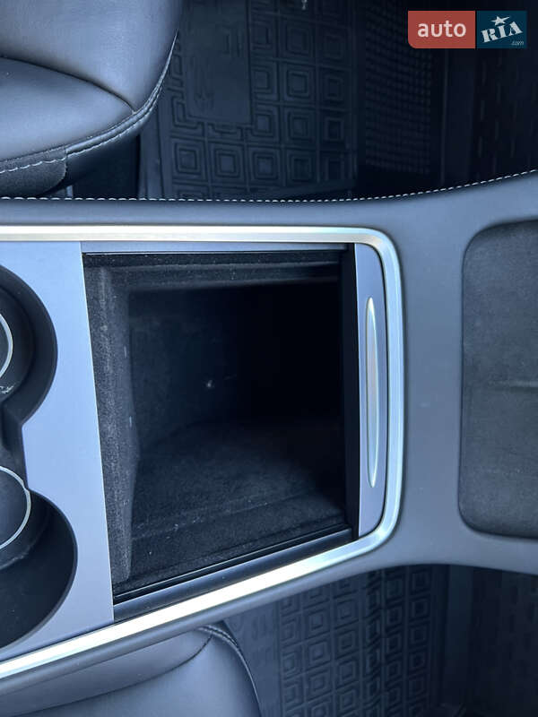 Седан Tesla Model 3 2022 в Одессе