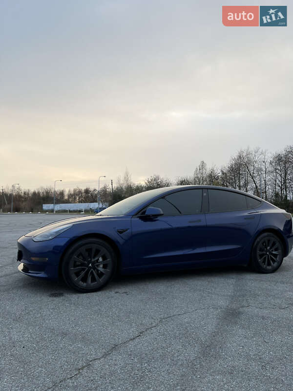 Седан Tesla Model 3 2022 в Львові