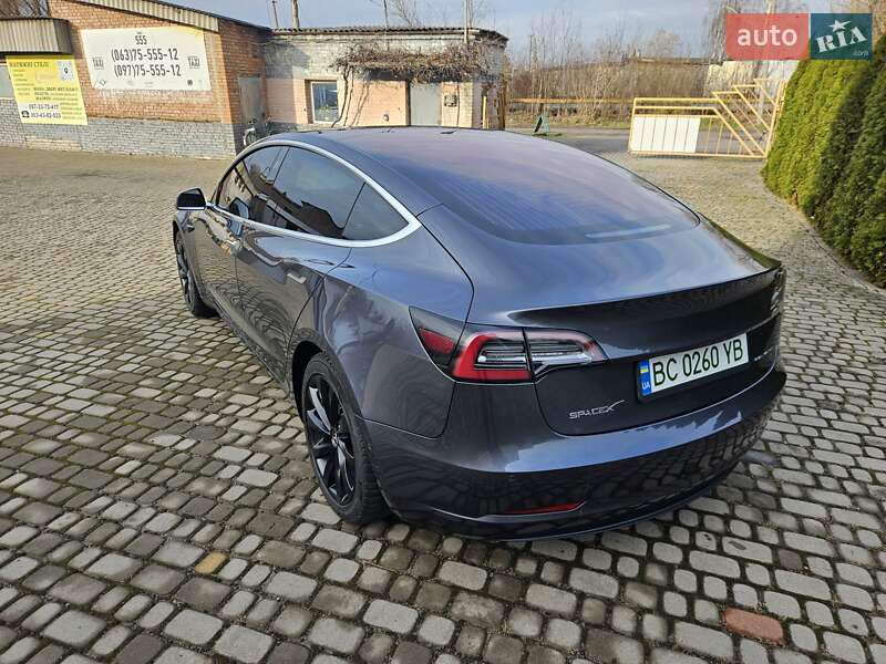 Седан Tesla Model 3 2019 в Шептицькому