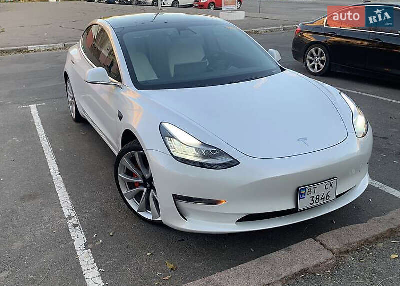 Tesla Model 3 2019