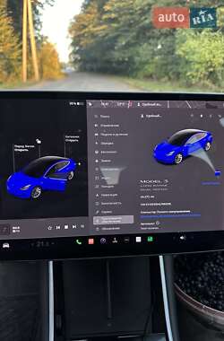 Седан Tesla Model 3 2020 в Виннице