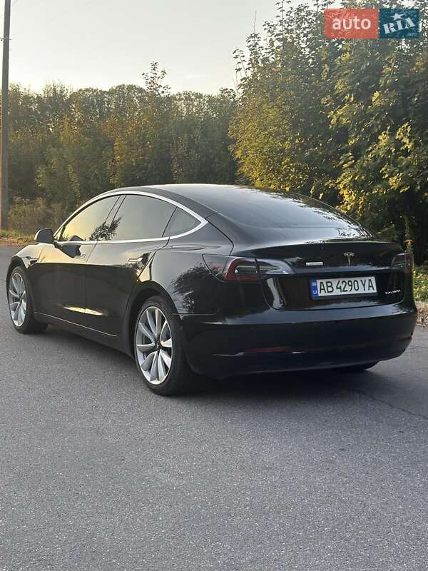 Седан Tesla Model 3 2020 в Виннице