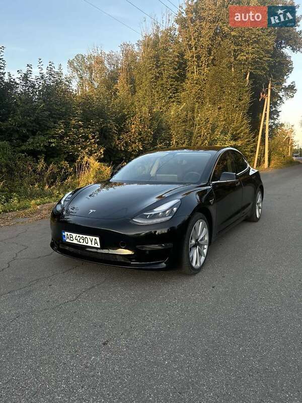 Седан Tesla Model 3 2020 в Виннице
