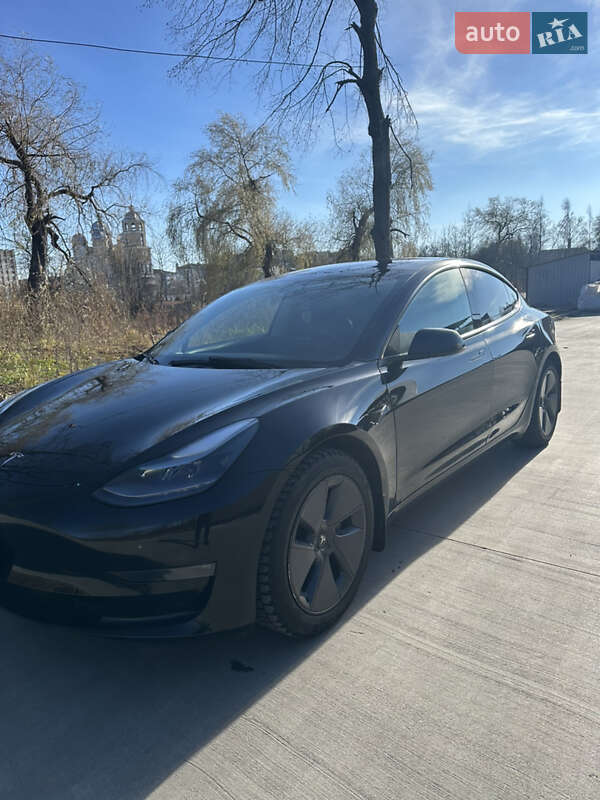 Седан Tesla Model 3 2022 в Дрогобыче