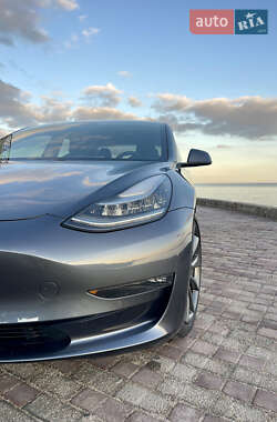 Седан Tesla Model 3 2018 в 