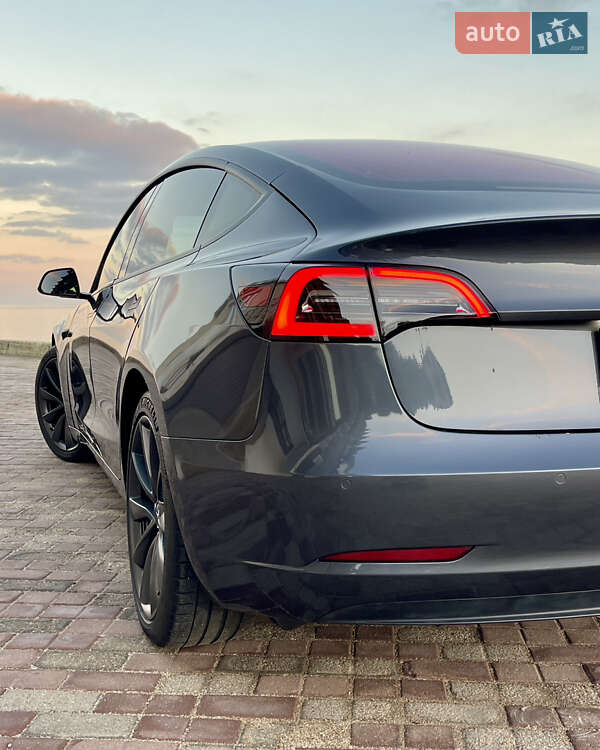 Седан Tesla Model 3 2018 в Одессе