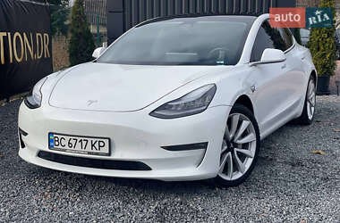 Седан Tesla Model 3 2019 в Дрогобичі