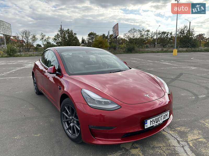Седан Tesla Model 3 2022 в Одессе