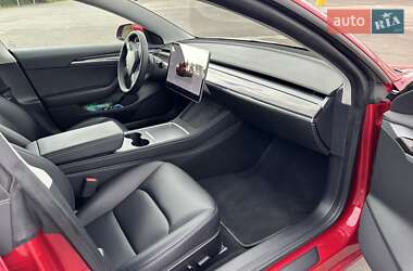 Седан Tesla Model 3 2022 в 