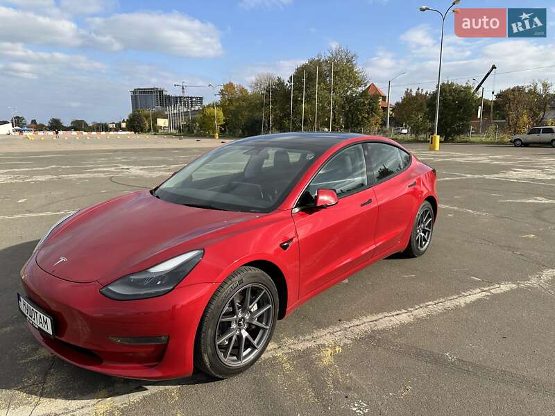 Седан Tesla Model 3 2022 в Одесі