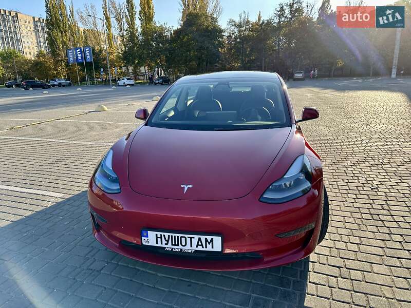 Седан Tesla Model 3 2022 в Одесі