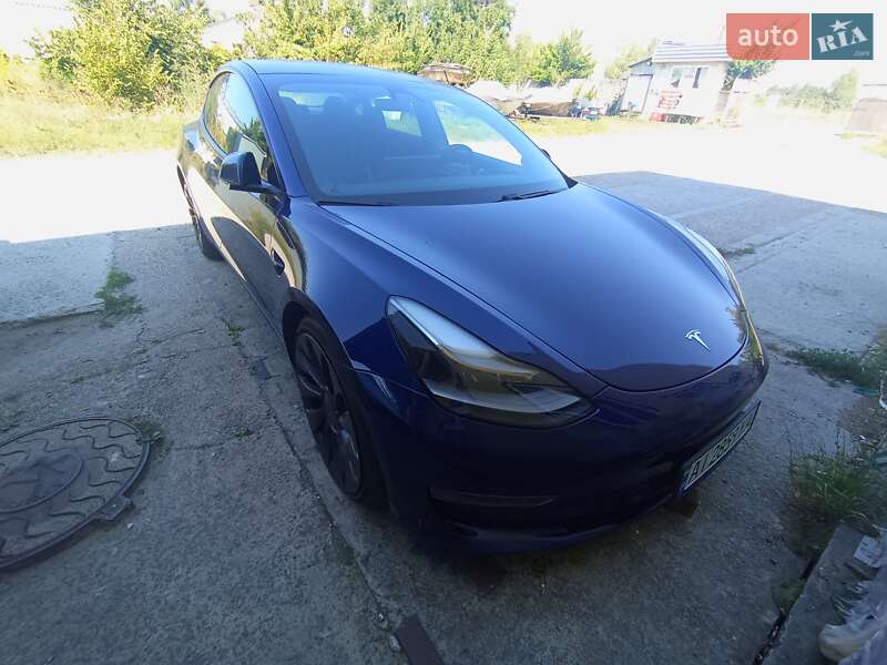 Седан Tesla Model 3 2021 в Вышгороде