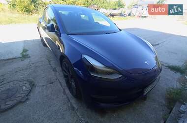Седан Tesla Model 3 2021 в 