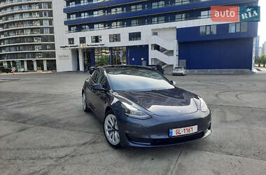 Седан Tesla Model 3 2021 в Киеве