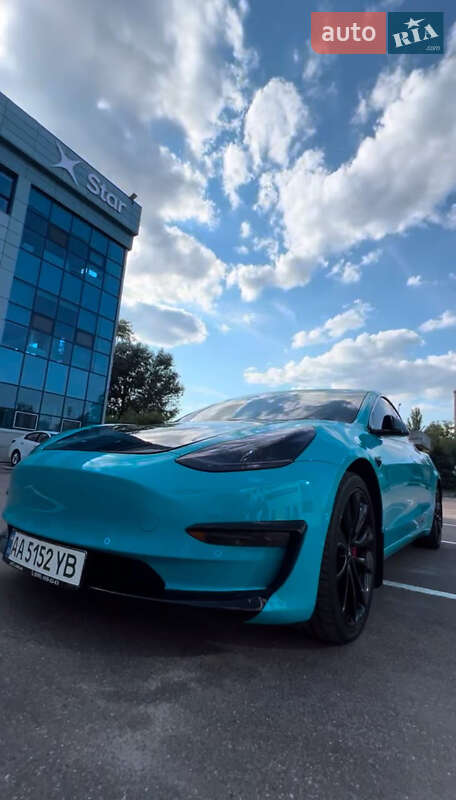 Седан Tesla Model 3 2019 в Киеве