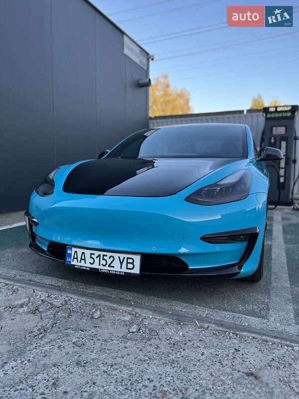 Седан Tesla Model 3 2019 в Киеве