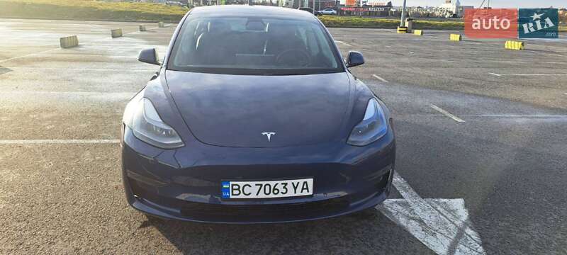 Седан Tesla Model 3 2022 в Миколаєві