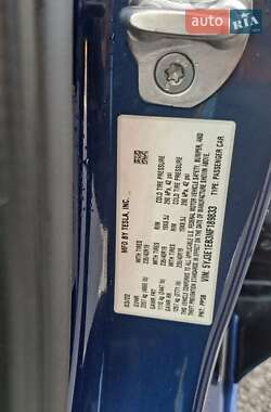 Седан Tesla Model 3 2022 в 