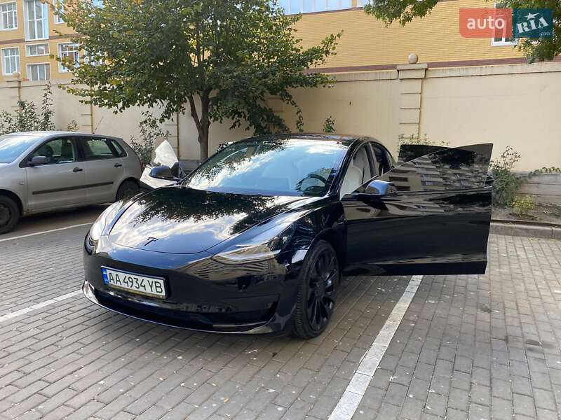 Седан Tesla Model 3 2018 в Одесі
