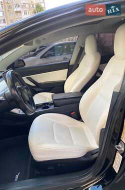 Седан Tesla Model 3 2018 в 