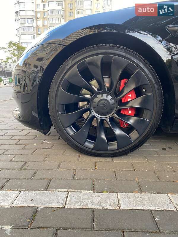 Седан Tesla Model 3 2018 в Одесі