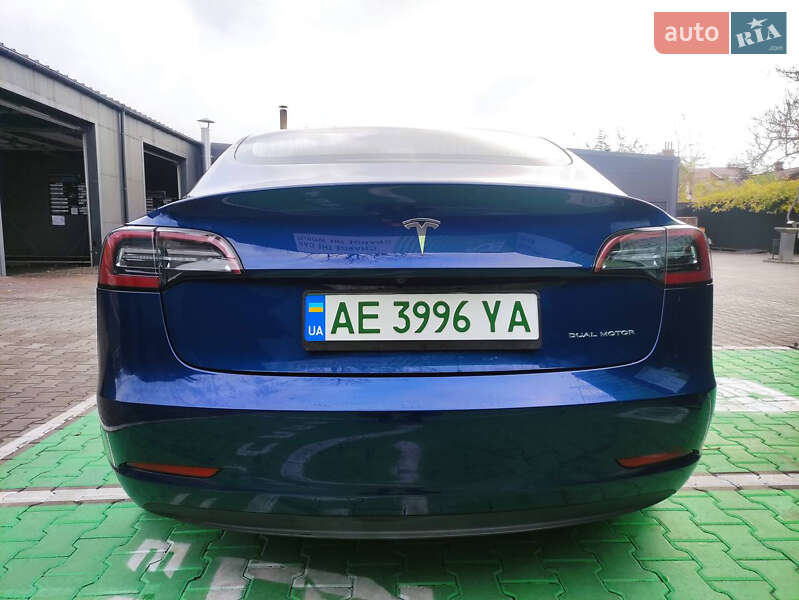 Седан Tesla Model 3 2018 в Каменском