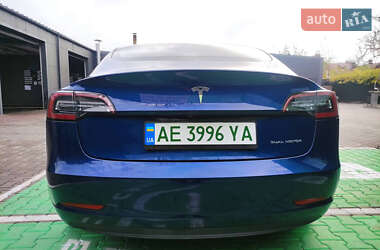 Седан Tesla Model 3 2018 в 