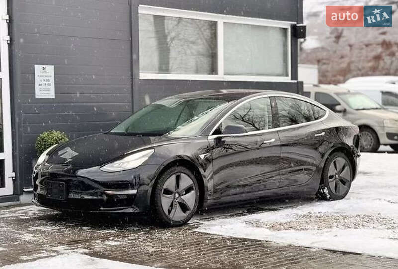Седан Tesla Model 3 2018 в Києві