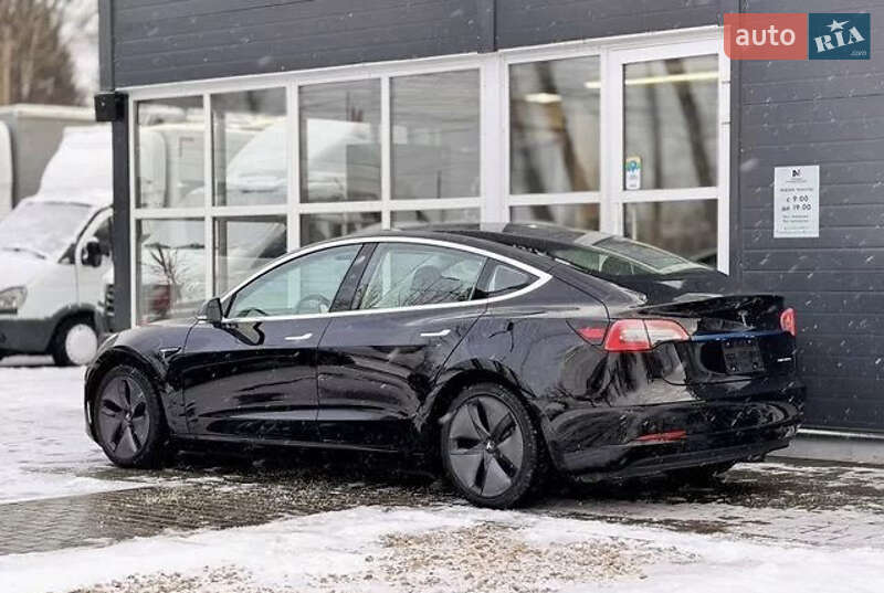Седан Tesla Model 3 2018 в Києві